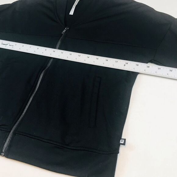 Fabletics Black Zip Up Attis Bomber Pleated Jacket - Women’s XS - Picture 5 of 12